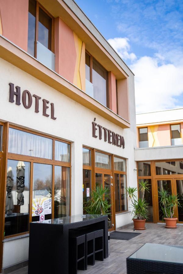 Dabas Hotel Ngoại thất bức ảnh